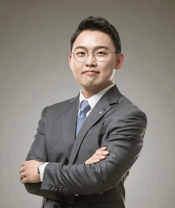 [칼럼] 자전거 타고 횡단보도 건너다 교통사고···보행자 판단 기준은?